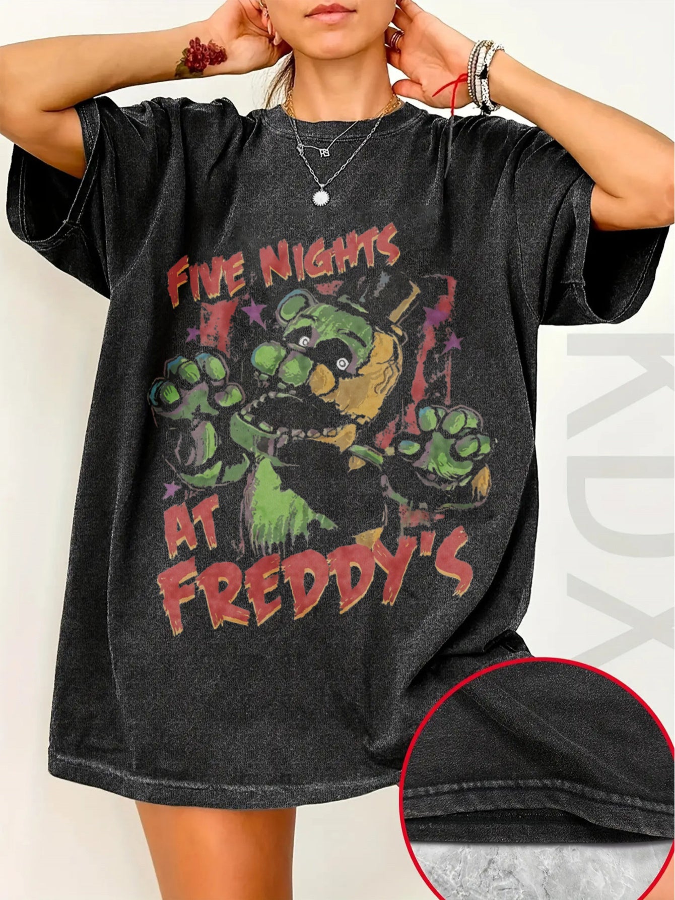 Men's & T-Shirt - Official Freddy Fazbear Logo & Iconic Characters (Fredbear, Bonnie, Chica, Foxy) - 100% Retro Gaming Tee for Fans, Casual Wear & Themed Events