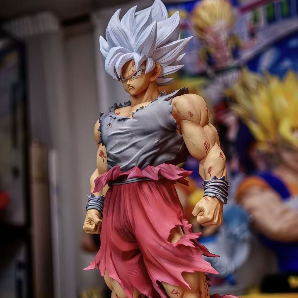 DRAGON BALL Goku Dragon Ball Z Action Figure - Collectible Statue Model with Dynamic Poses, White Hair & Battle-Damaged Style (Kameha Beam Effects) - Anime Manga Replica for Fans, Display, Accessory