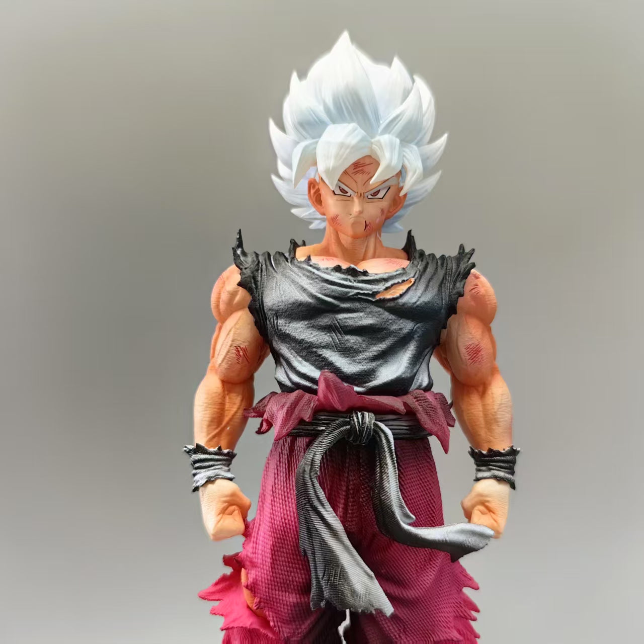 DRAGON BALL Goku Dragon Ball Z Action Figure - Collectible Statue Model with Dynamic Poses, White Hair & Battle-Damaged Style (Kameha Beam Effects) - Anime Manga Replica for Fans, Display, Accessory