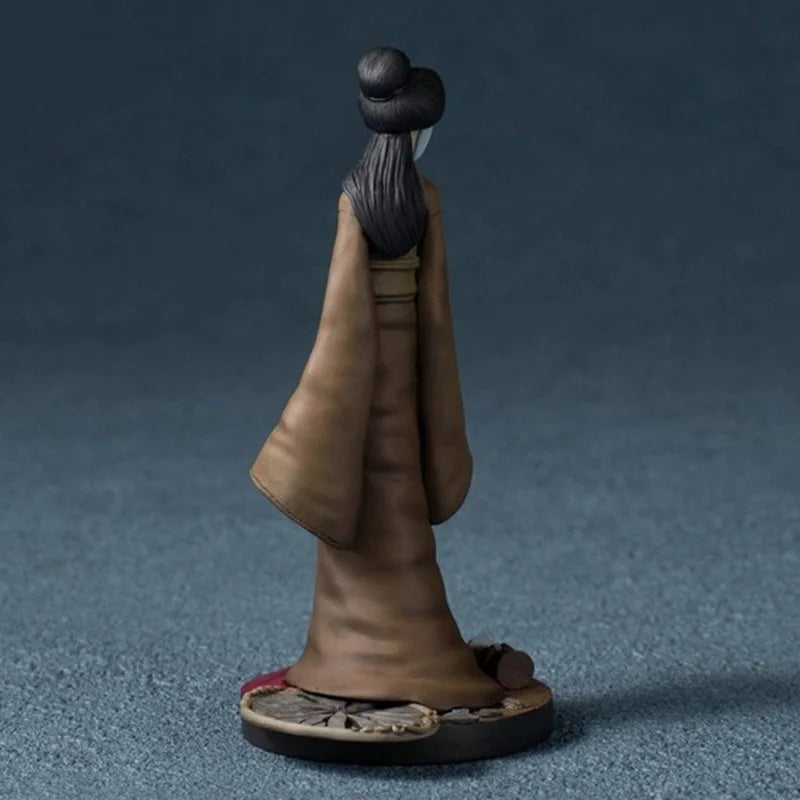 مجسم شخصية **The Lady Butcher** من لعبة **Little Nightmares** بتفاصيل عالية، مناسب لهواة تجميع مجسمات الألعاب وتزيين المكتب أو الرفوف، ويعد هدية مميزة لعشاق الألعاب والأنمي.