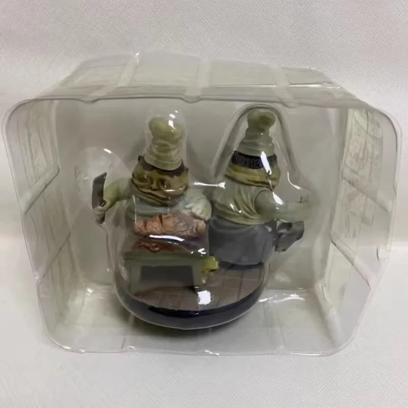 مجسم شخصيات التوأم الطهاة من لعبة Little Nightmares بتفاصيل عالية، مناسب لهواة التجميع وتزيين المكتب أو الرفوف، ويعد هدية مميزة لعشاق الألعاب والأنمي.